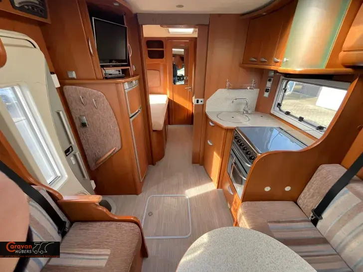 Fahrzeugbild Pilote Explorateur 715 #3