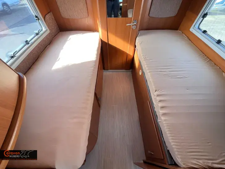 Fahrzeugbild Pilote Explorateur 715 #4
