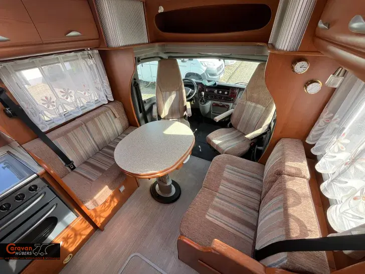 Fahrzeugbild Pilote Explorateur 715 #11