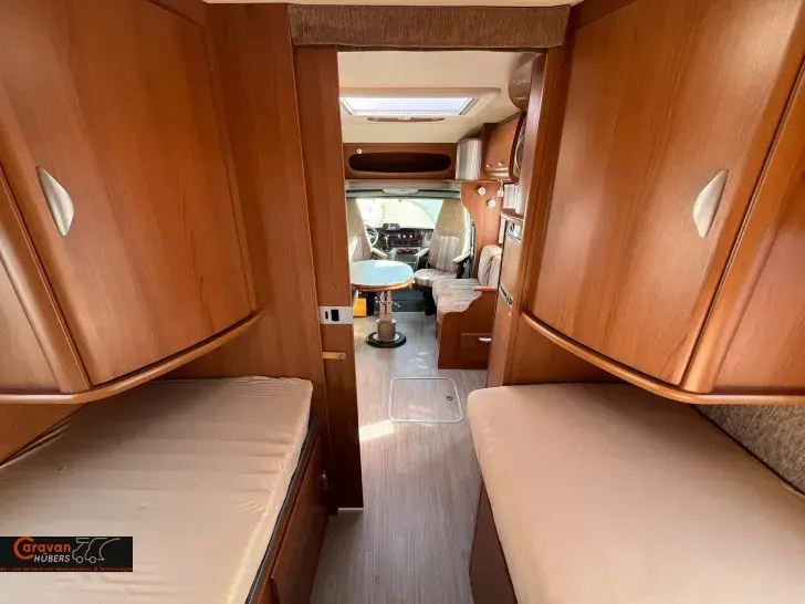 Fahrzeugbild Pilote Explorateur 715 #18
