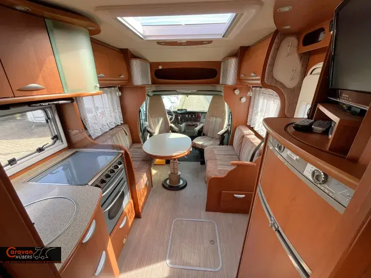 Fahrzeugbild Pilote Explorateur 715 #20
