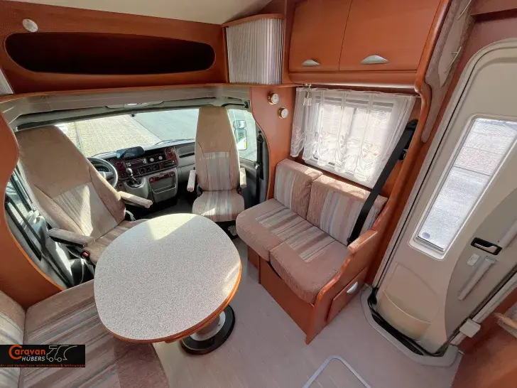 Fahrzeugbild Pilote Explorateur 715 #23