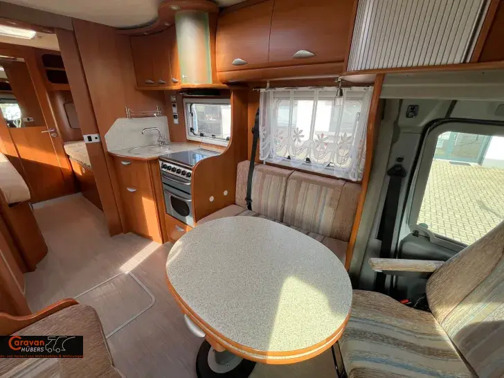 Fahrzeugbild Pilote Explorateur 715 #26