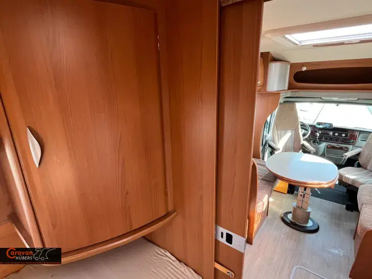Fahrzeugbild Pilote Explorateur 715 #30