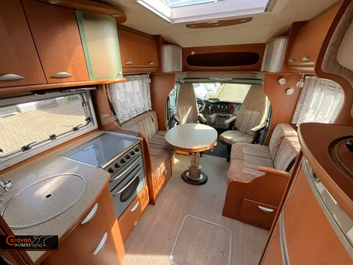 Fahrzeugbild Pilote Explorateur 715 #32