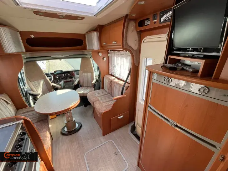 Fahrzeugbild Pilote Explorateur 715 #33