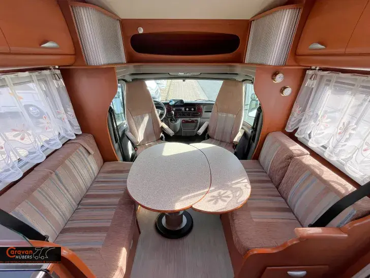 Fahrzeugbild Pilote Explorateur 715 #35
