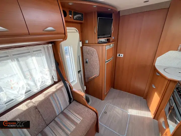 Fahrzeugbild Pilote Explorateur 715 #38