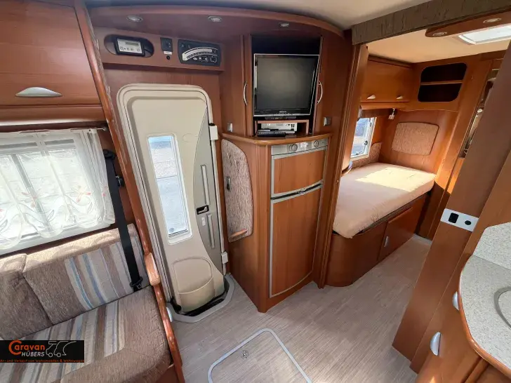 Fahrzeugbild Pilote Explorateur 715 #39