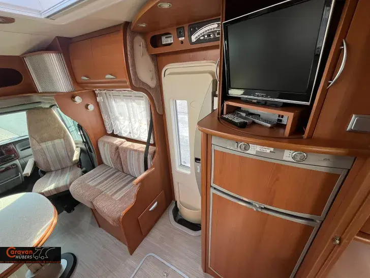 Fahrzeugbild Pilote Explorateur 715 #41