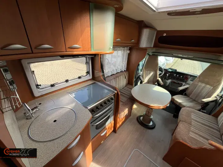Fahrzeugbild Pilote Explorateur 715 #43