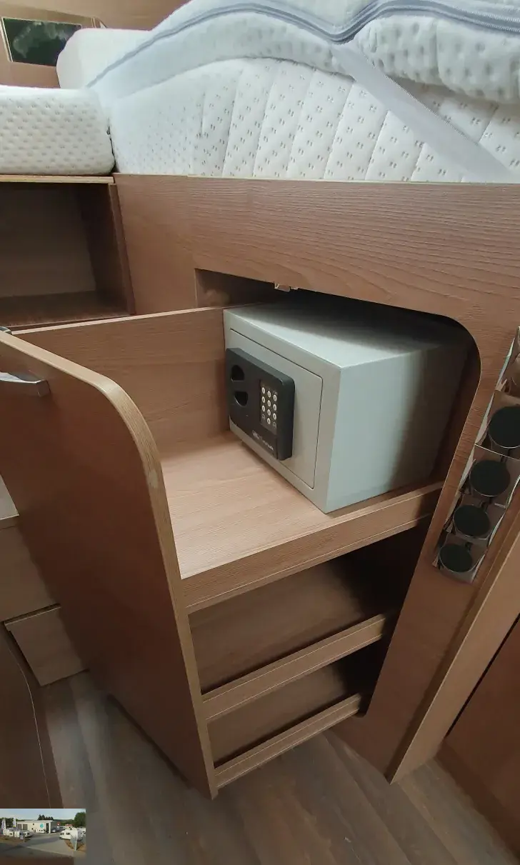 Fahrzeugbild Bürstner Lyseo T 728 G 2x TV, Markise, Klima, Solar #24