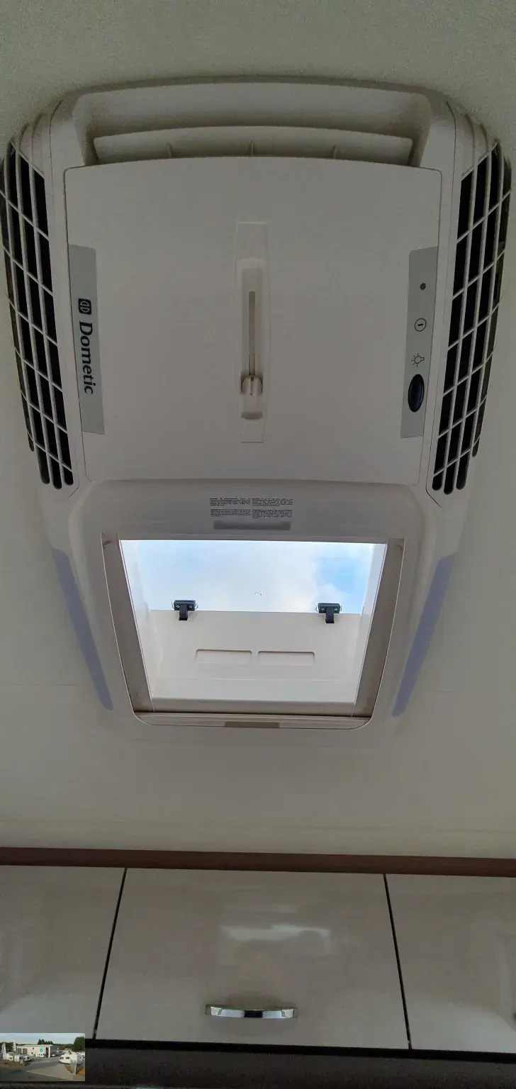 Fahrzeugbild Bürstner Lyseo T 728 G 2x TV, Markise, Klima, Solar #29