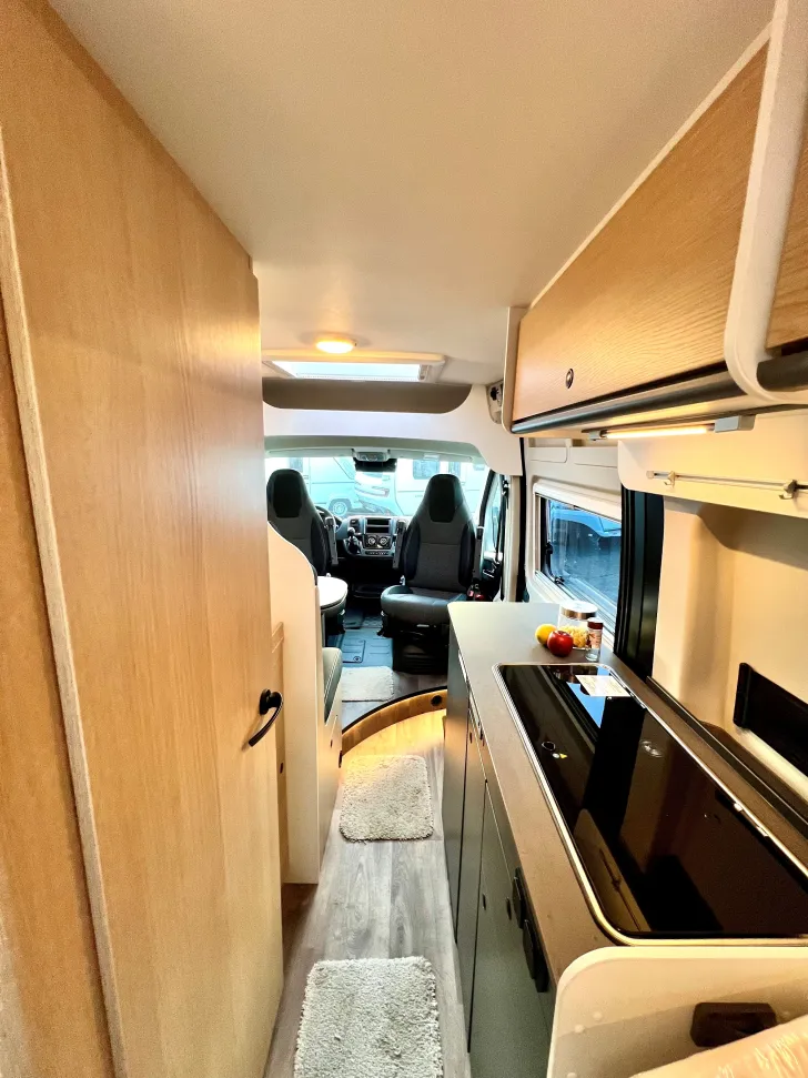 Fahrzeugbild Sunlight Cliff 640 Root #18