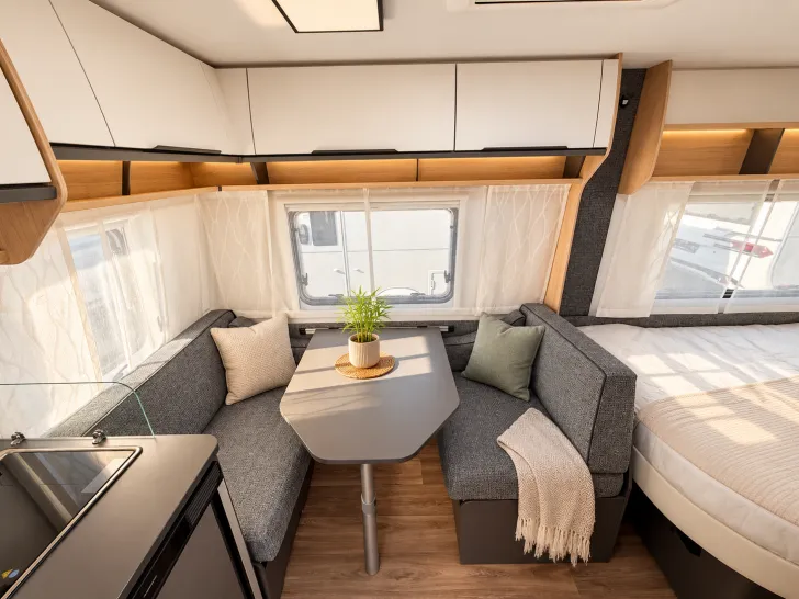 Fahrzeugbild Fendt Apero Activ 390 FH Modelljahr 2027 ausgestellt! #8