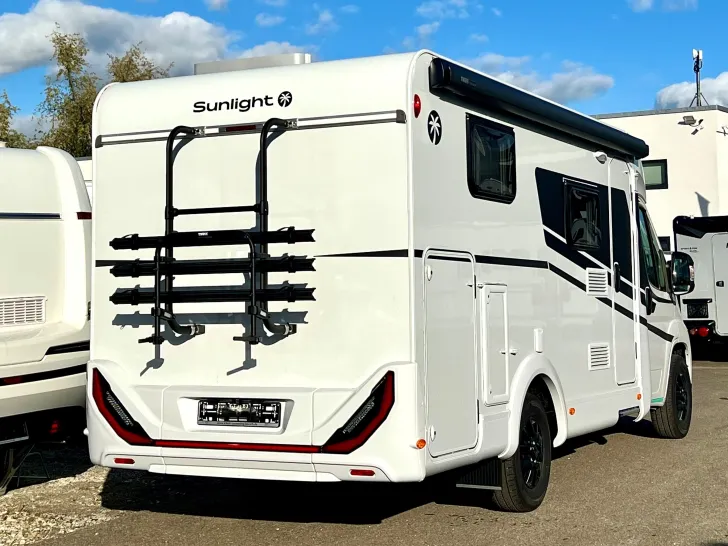 Fahrzeugbild Sunlight VAN  V66 Adventure #3