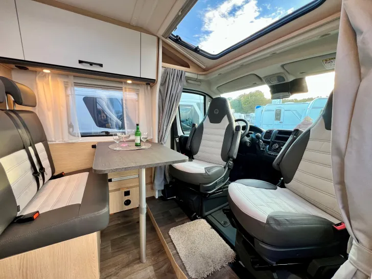 Fahrzeugbild Sunlight VAN  V66 Adventure #8