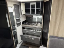 Fahrzeugbild Hobby De Luxe 460 SFf Modell 2027! 1500kg KingSizeBett #5