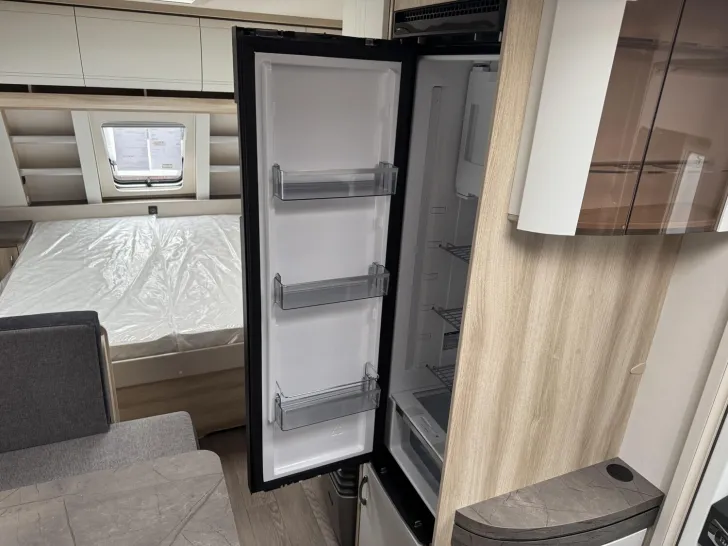Fahrzeugbild Hobby De Luxe 460 SFf Modell 2027! 1500kg KingSizeBett #8