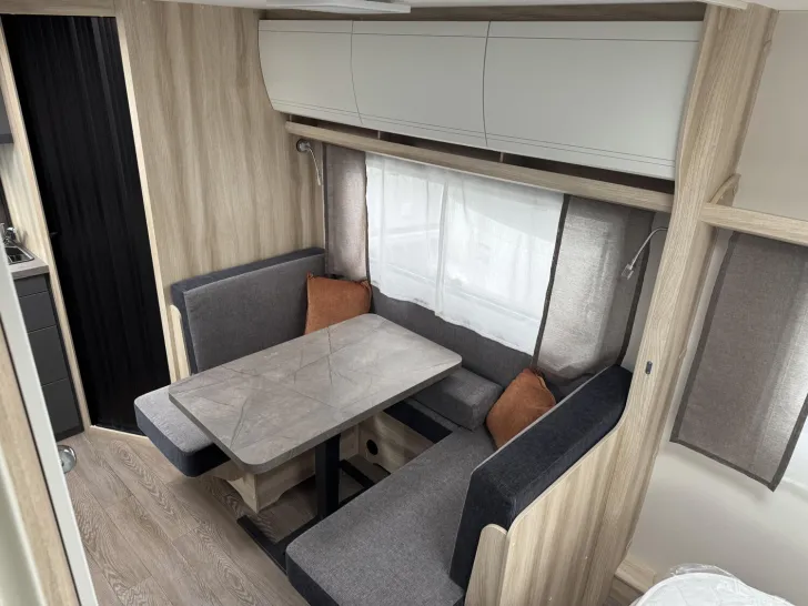 Fahrzeugbild Hobby De Luxe 460 SFf Modell 2027! 1500kg KingSizeBett #13