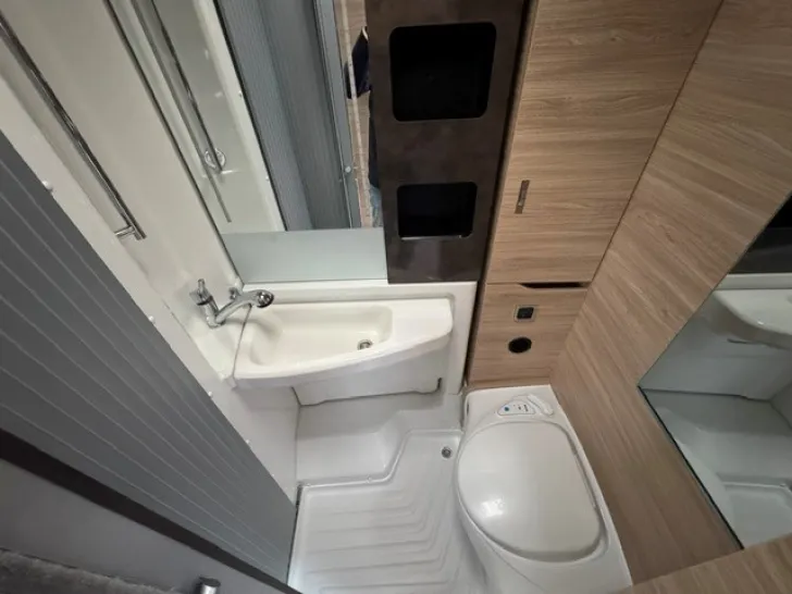 Fahrzeugbild Knaus Van TI Plus 650 MEG Platinum Selection 140 PS - 17.000 Km #10