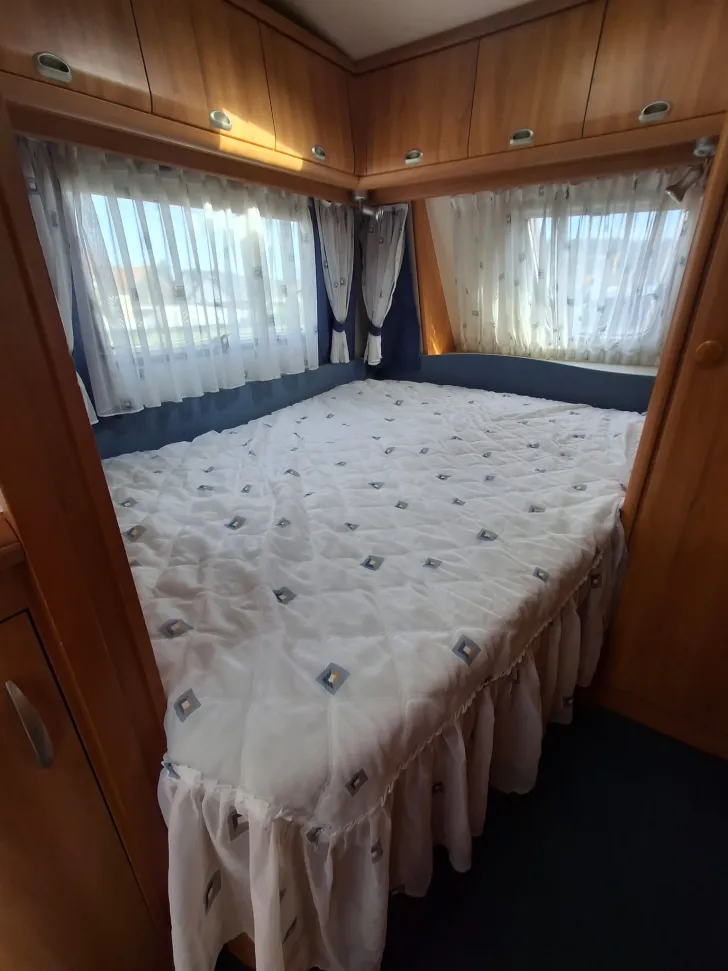 Grundriss Nacht Hobby De Luxe 460 UFe Gepflegt