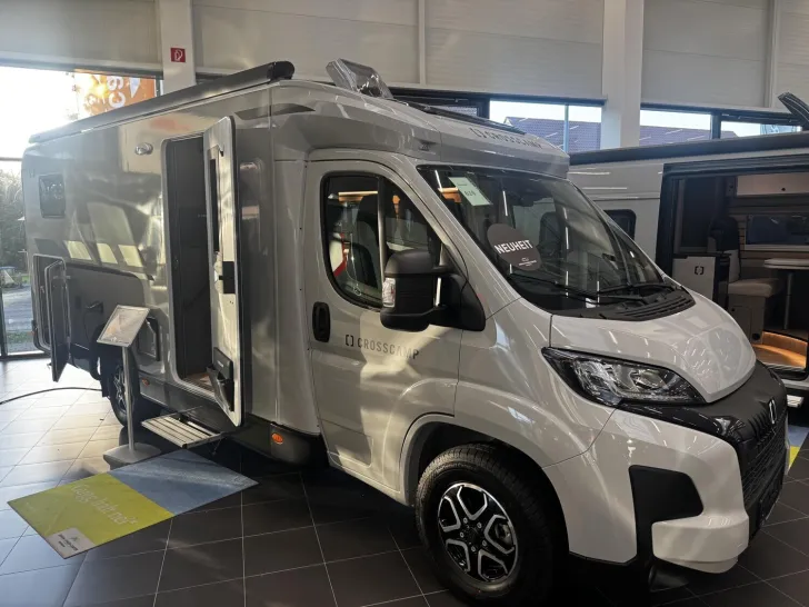 Fahrzeugbild Crosscamp EXPDN 7.0 EL Peugeot Face-to-Face #1