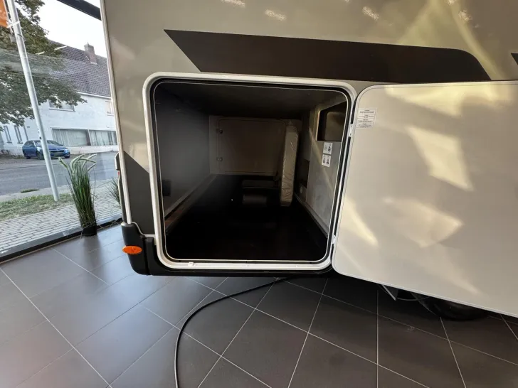Fahrzeugbild Crosscamp EXPDN 7.0 EL Peugeot Face-to-Face #5