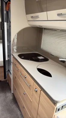 Küchen Dethleffs Nomad 490 EST