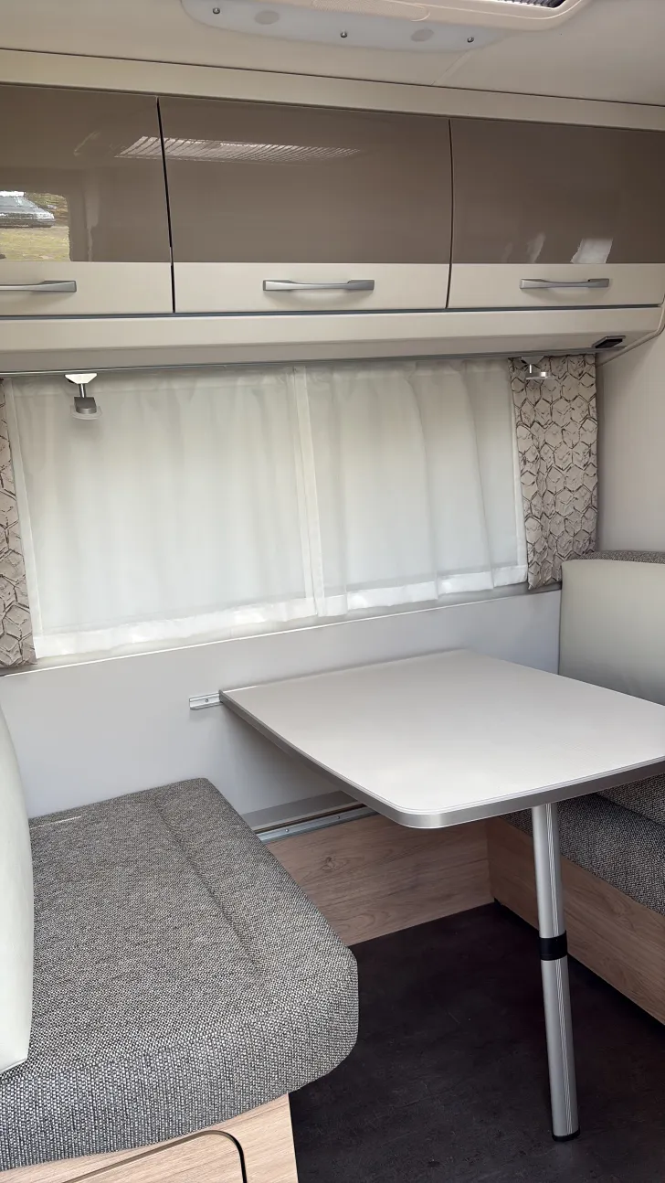 Sitzgruppe Dethleffs Nomad 490 EST
