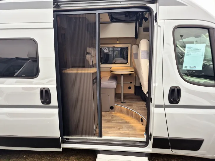 Fahrzeugbild LMC Innovan 600 Citroen/Schlafdach #10