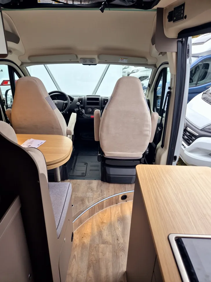 Fahrzeugbild LMC Innovan 600 Citroen/Schlafdach #19