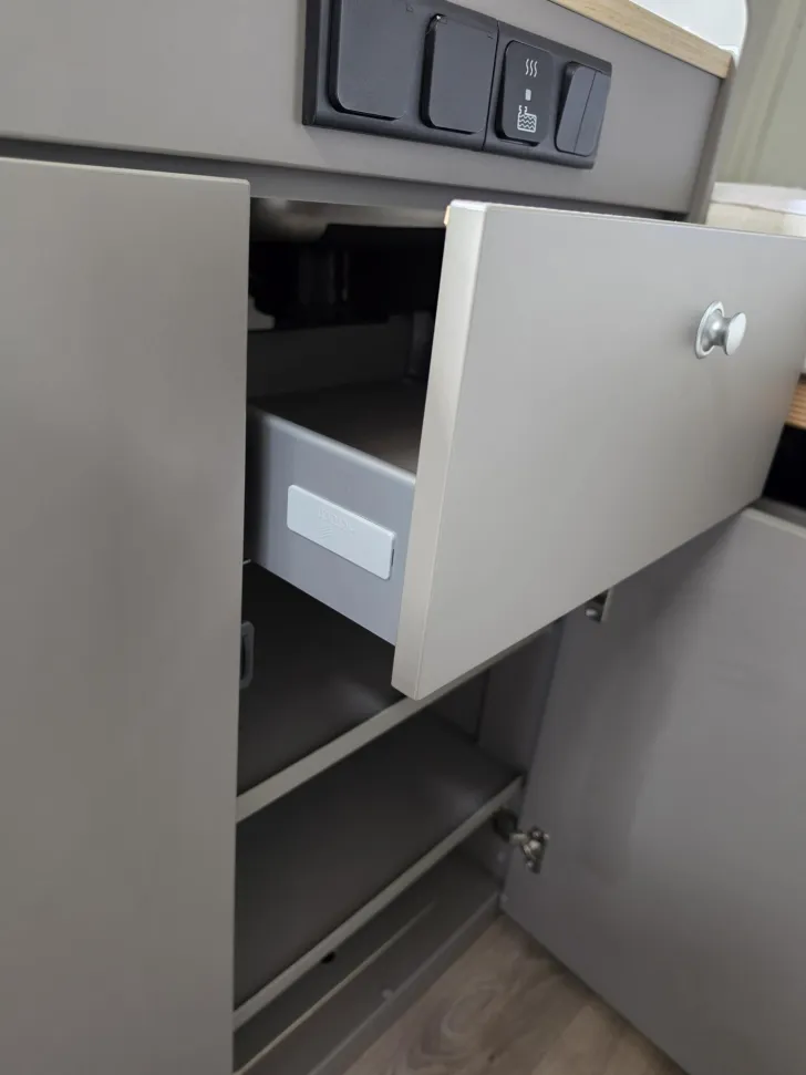 Fahrzeugbild LMC Innovan 600 Citroen/Schlafdach #22
