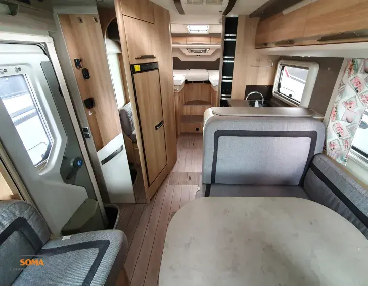 Fahrzeugbild Knaus Sky i 700 Hubstützen + AHK + Wechselrichter #9