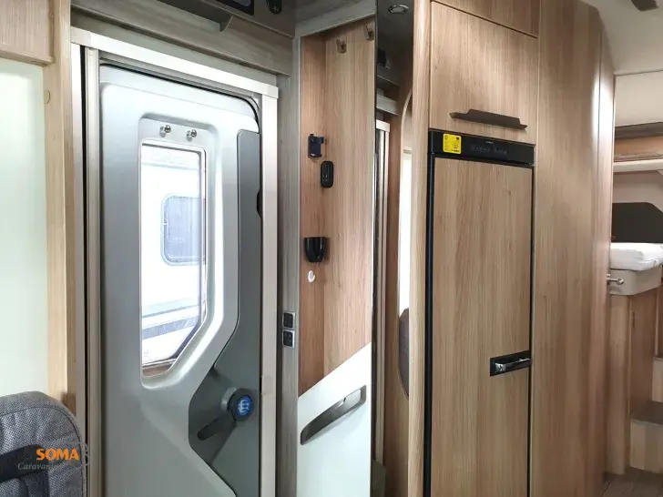 Fahrzeugbild Knaus Sky i 700 Hubstützen + AHK + Wechselrichter #11