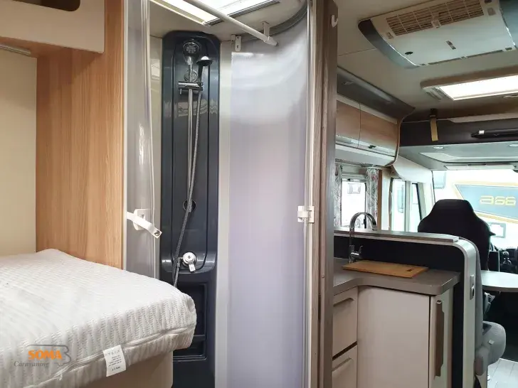 Fahrzeugbild Knaus Sky i 700 Hubstützen + AHK + Wechselrichter #17