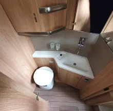 Fahrzeugbild Knaus Sky i 700 Hubstützen + AHK + Wechselrichter #19