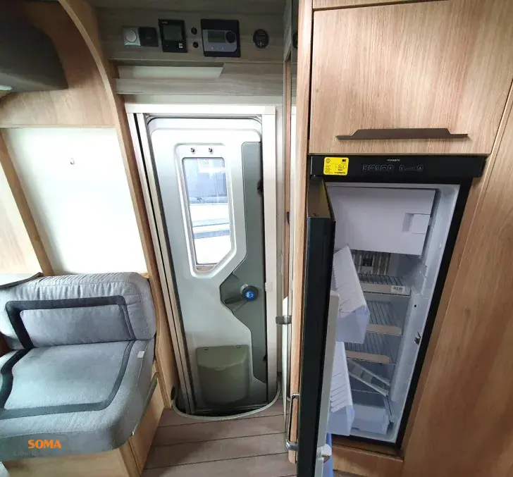 Fahrzeugbild Knaus Sky i 700 Hubstützen + AHK + Wechselrichter #21