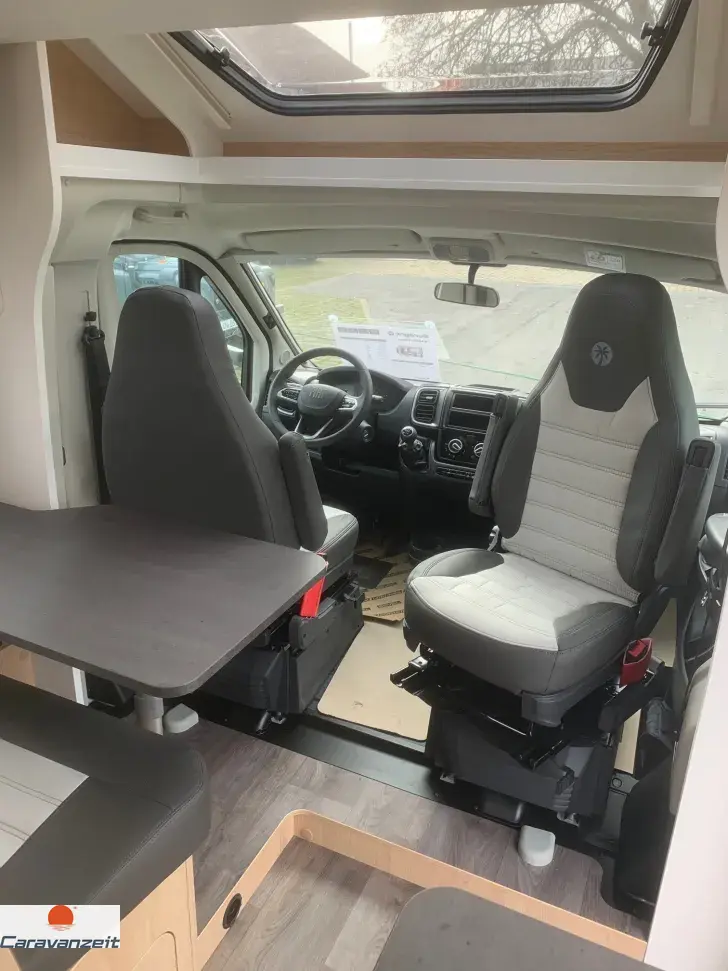 Fahrzeugbild Sunlight T 58 Adventure Edition Hubbett #5