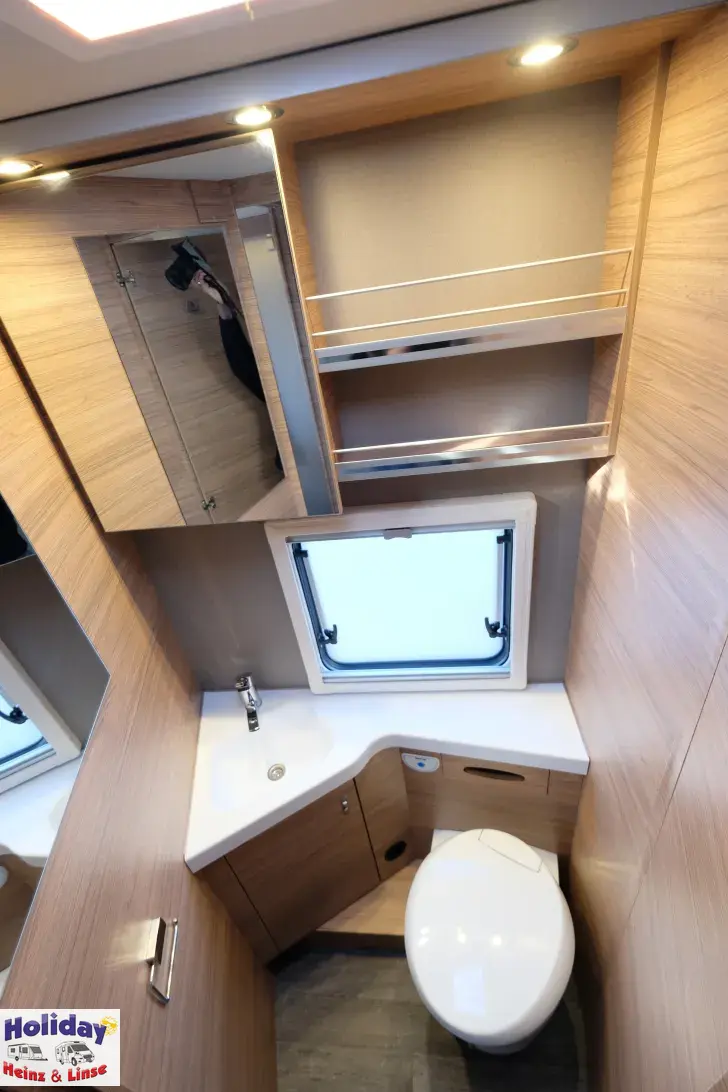 Fahrzeugbild Weinsberg CaraSuite 700 DX 160 PS Automatik #12