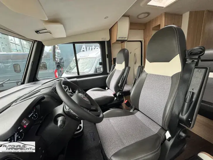 Fahrzeugbild Sunlight I 67-Autom-Markise-Hubbett-1.Hd-Kein Mietfzg #19