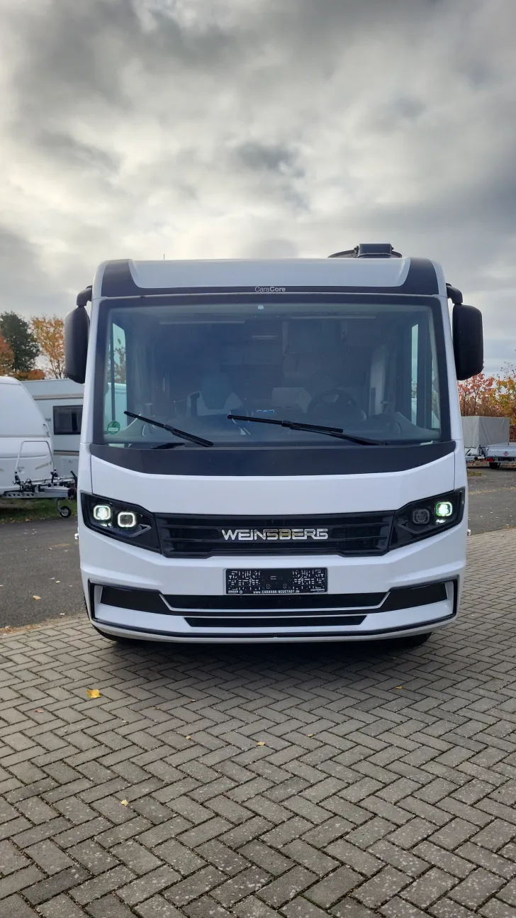 Frontal Vorne Weinsberg CaraCore 650 MEG 180 PS/Automatik/6 x Paket