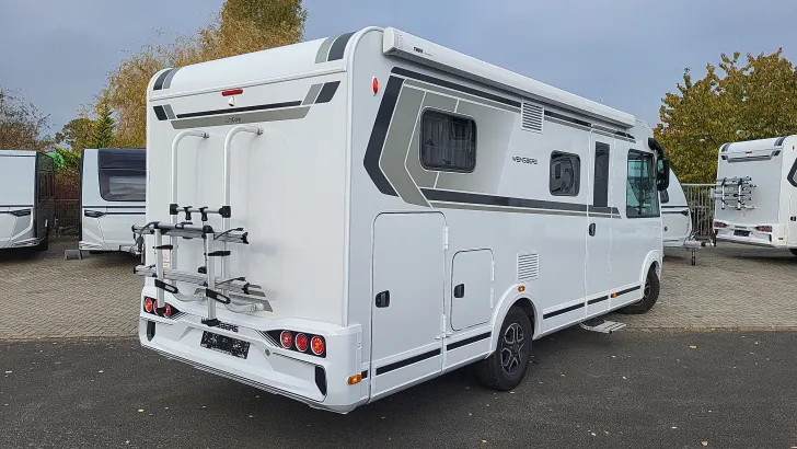Schräg Hinten Weinsberg CaraCore 650 MEG 180 PS/Automatik/6 x Paket