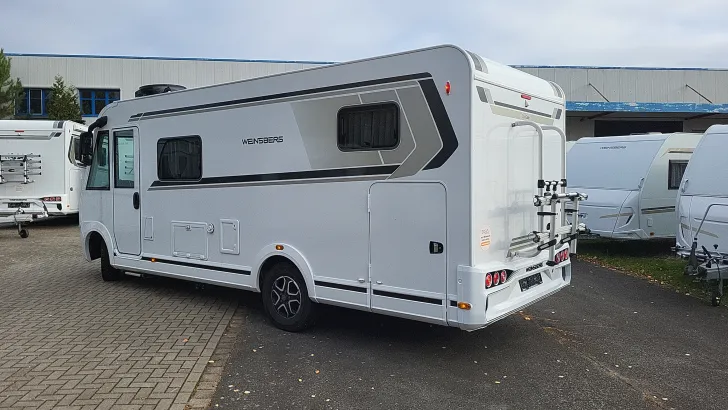 Frontal Hinten Weinsberg CaraCore 650 MEG 180 PS/Automatik/6 x Paket