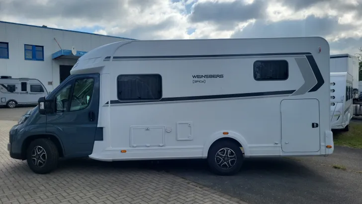 Frontal Hinten Weinsberg CaraSuite EDITION SPICY 650 MEG TV/LTE Antenne