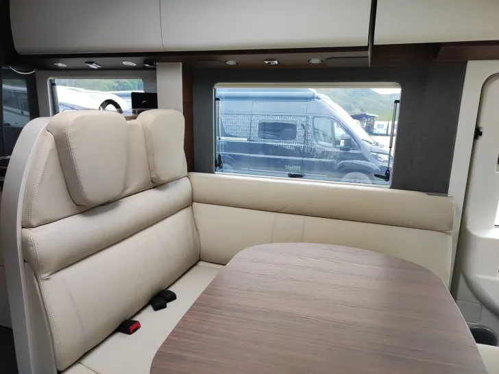 Fahrzeugbild Carthago chic c-line I 4.9 LE L Mercedes #12
