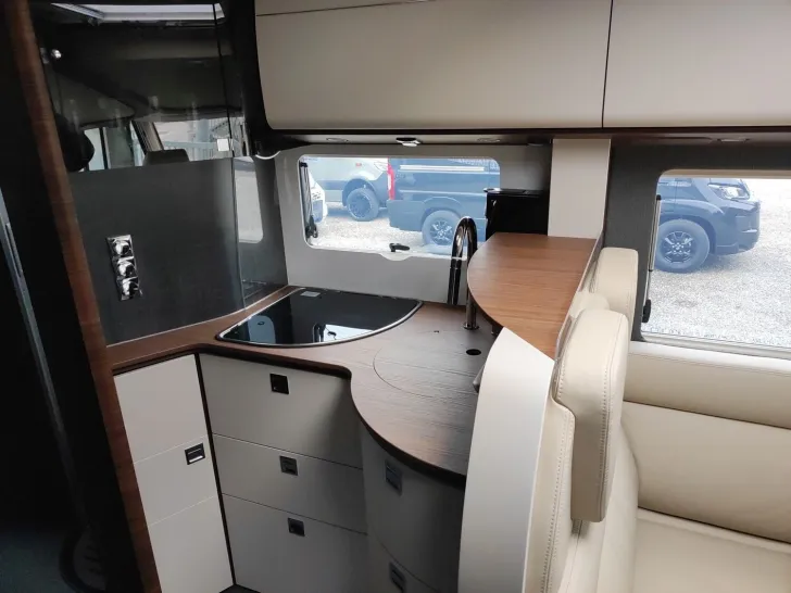 Fahrzeugbild Carthago chic c-line I 4.9 LE L Mercedes #13