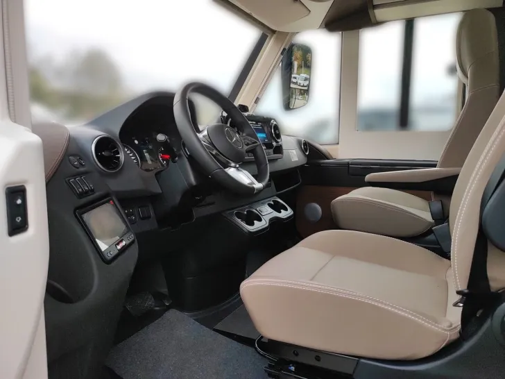 Fahrzeugbild Carthago chic c-line I 4.9 LE Mercedes #7