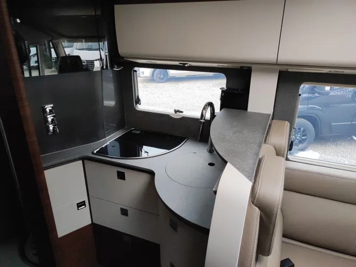 Fahrzeugbild Carthago chic c-line I 4.9 LE Mercedes #13