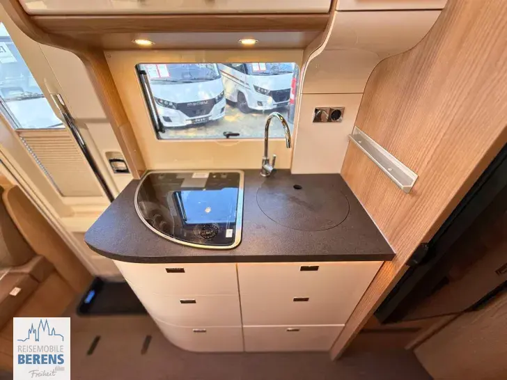 Fahrzeugbild Carthago c-tourer I 143 LE Mercedes #15